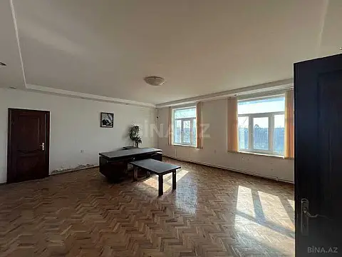 Kirayə verilir obyekt 1028 m²