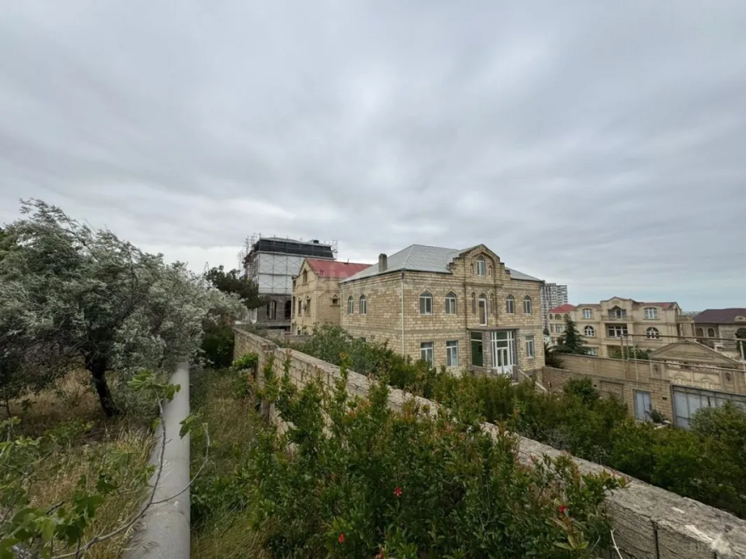 Satılır torpaq sahəsi 10 m²