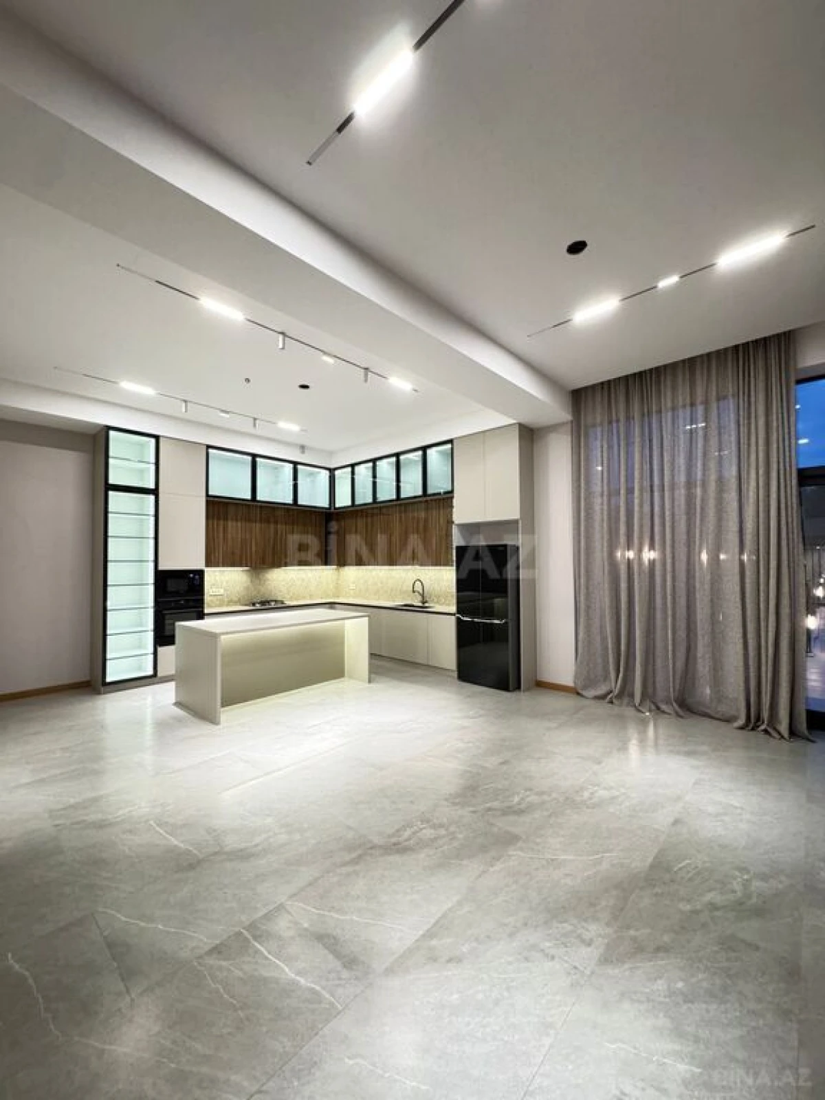 Satılır 6 otaqlı həyət evi 500 m²