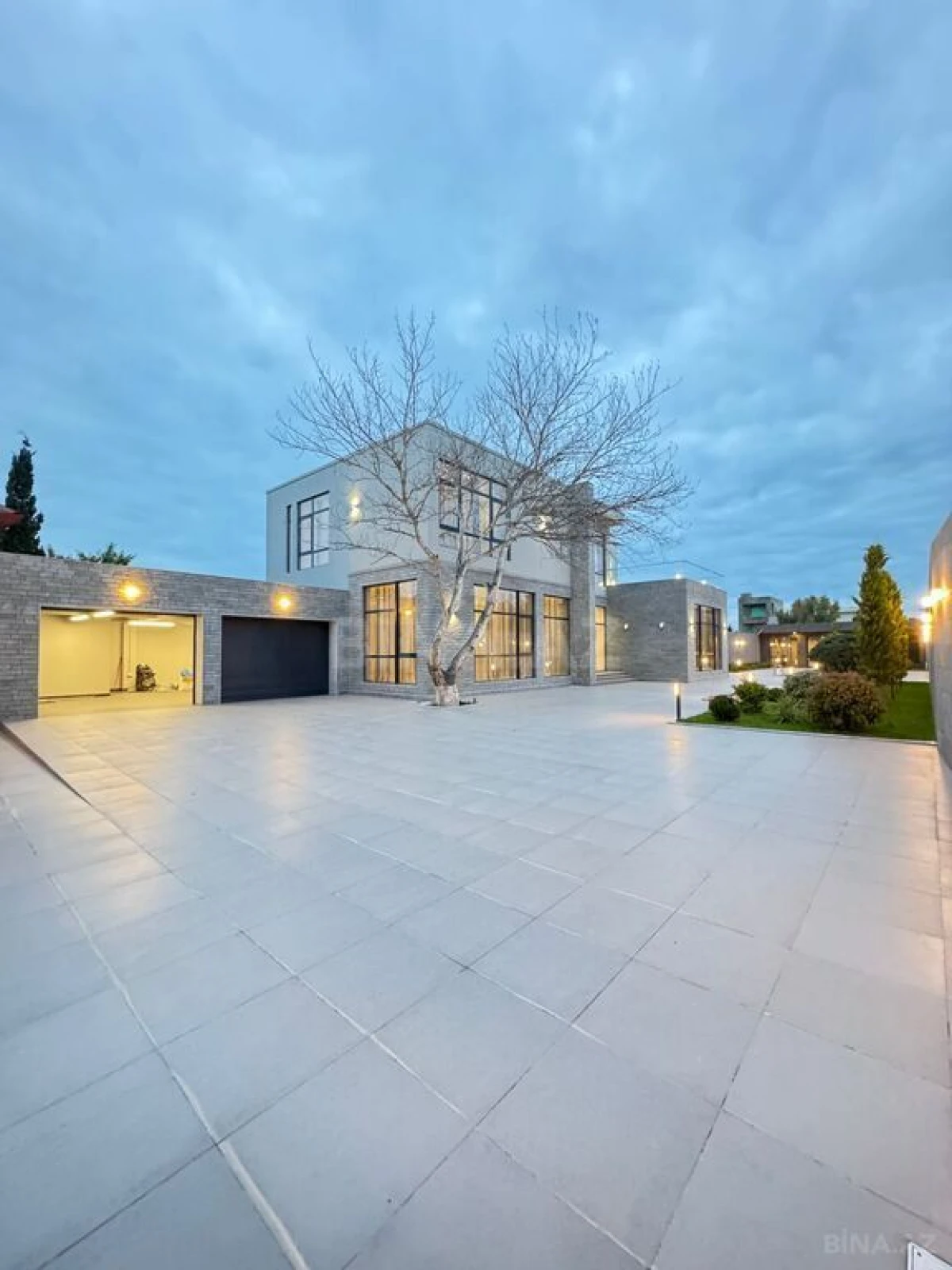 Satılır 6 otaqlı həyət evi 500 m²
