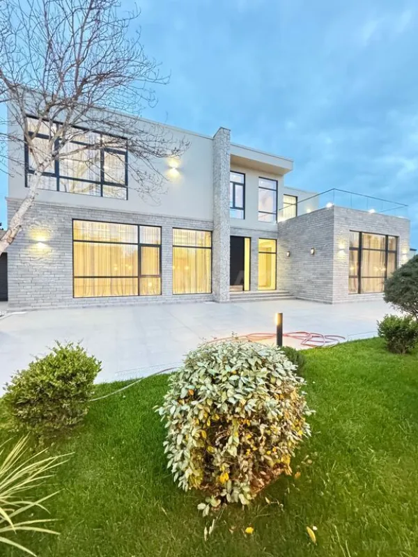 Satılır 6 otaqlı həyət evi 500 m²