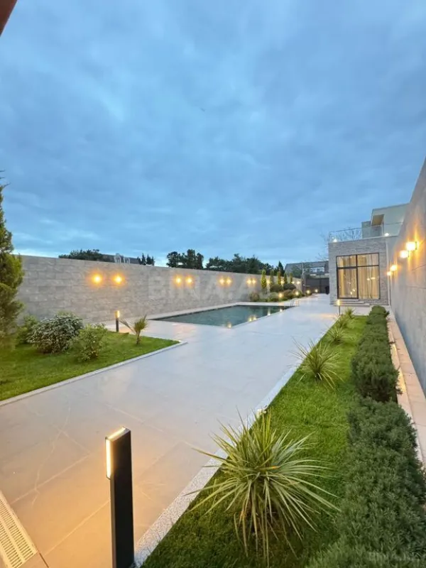 Satılır 6 otaqlı həyət evi 500 m²