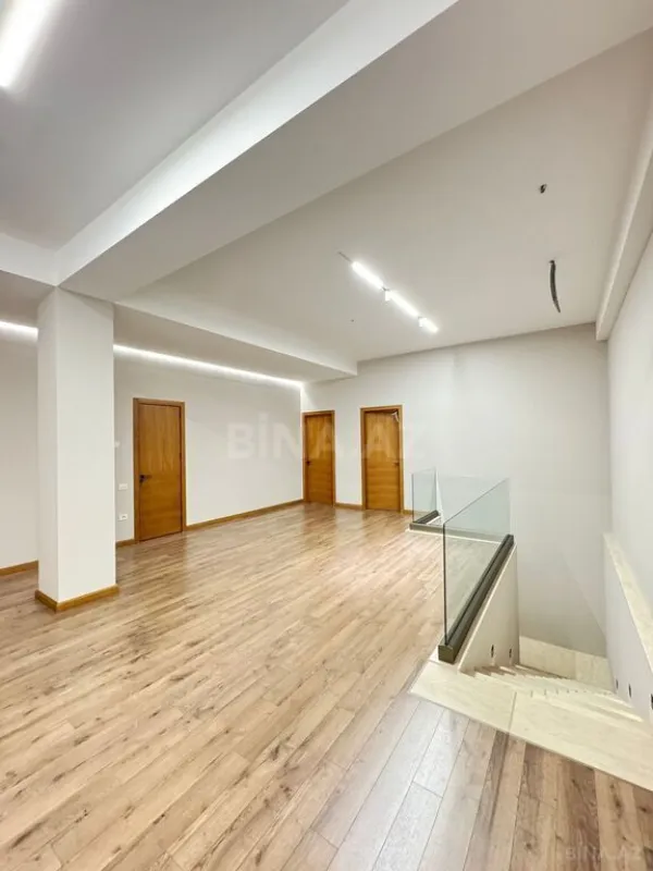 Satılır 6 otaqlı həyət evi 500 m²