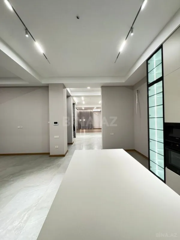 Satılır 6 otaqlı həyət evi 500 m²