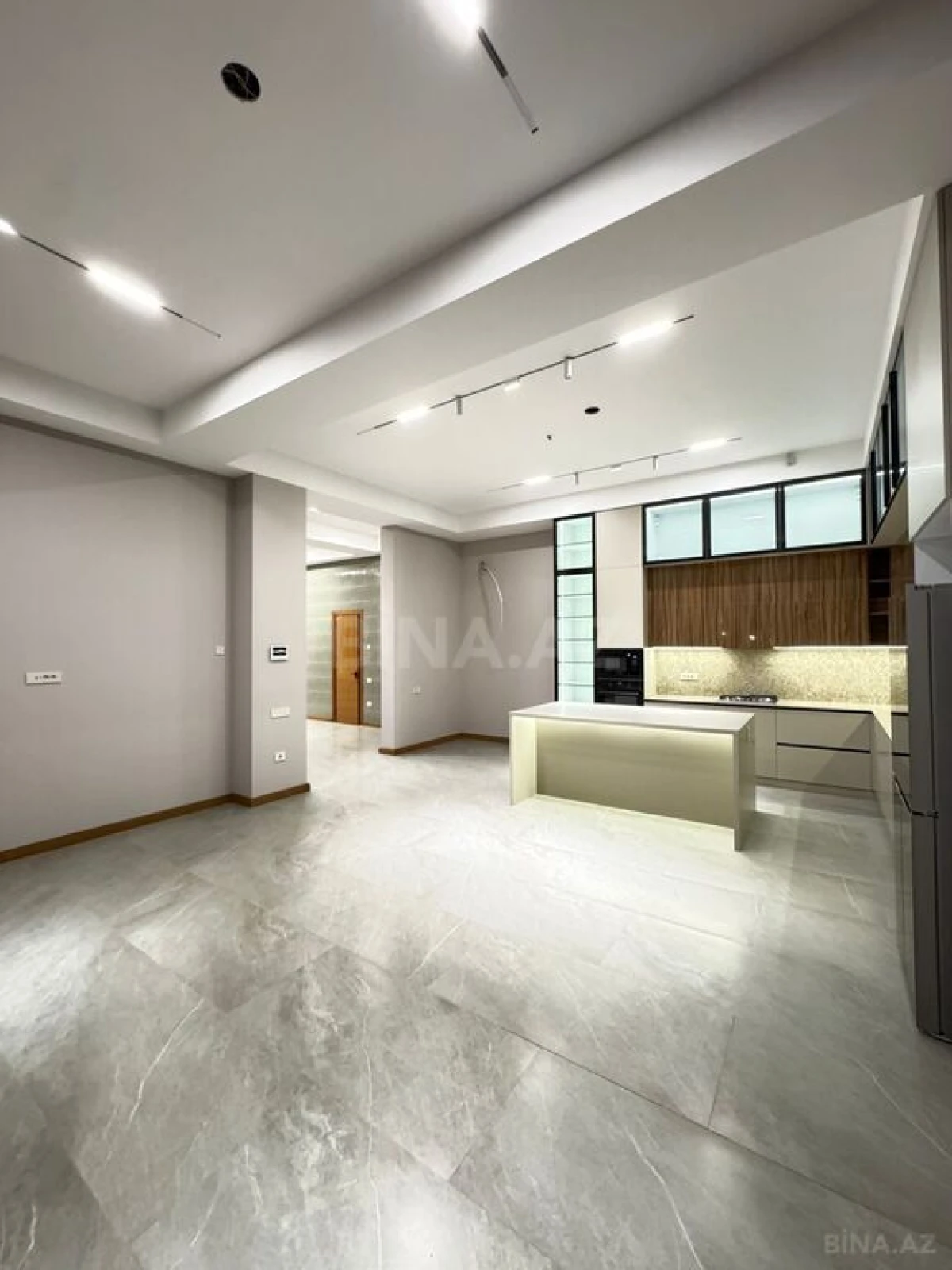 Satılır 6 otaqlı həyət evi 500 m²
