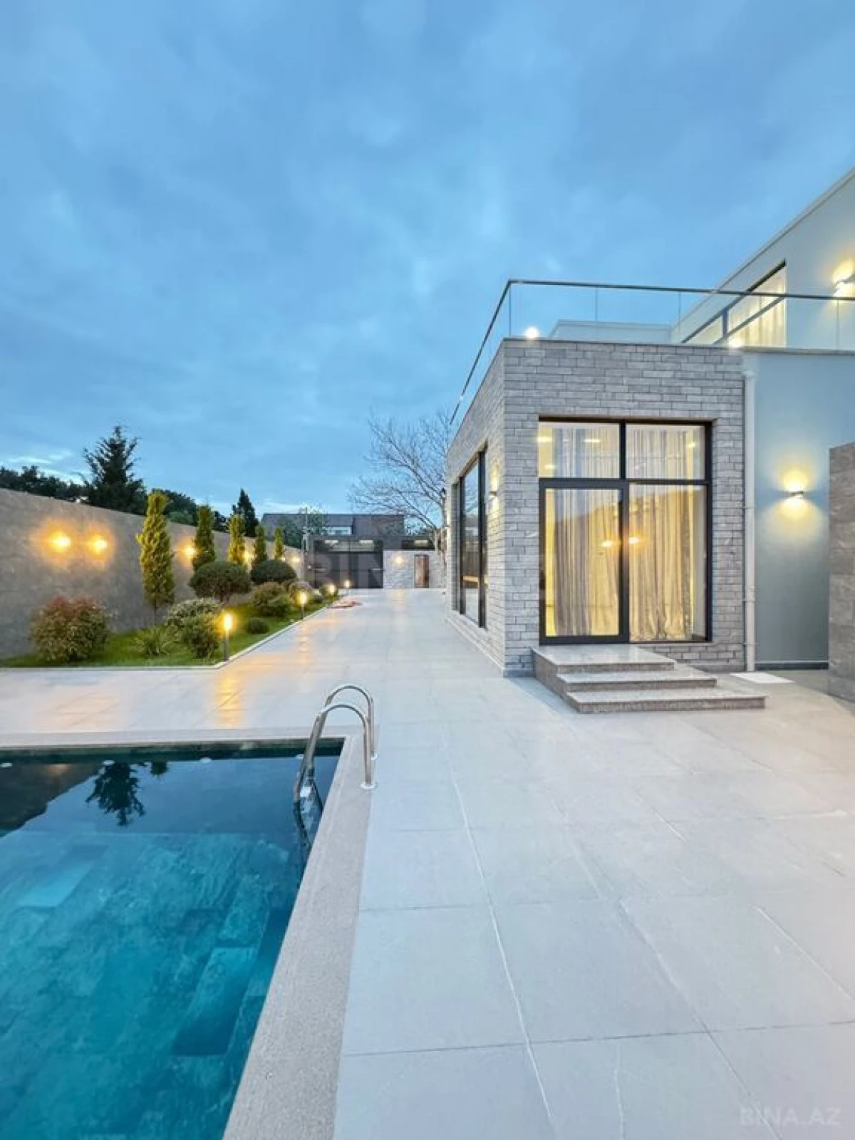 Satılır 6 otaqlı həyət evi 500 m²