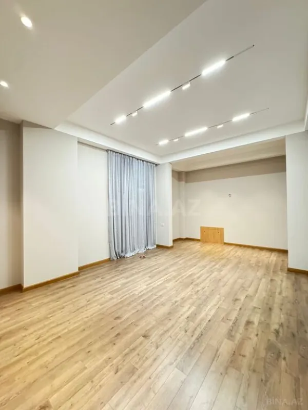 Satılır 6 otaqlı həyət evi 500 m²