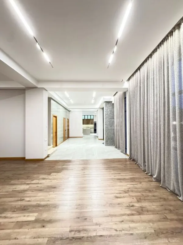 Satılır 6 otaqlı həyət evi 500 m²