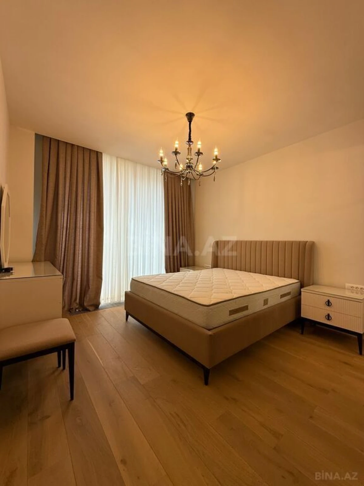 Satılır 2 otaqlı mənzil 74 m²