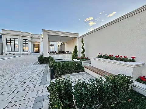 Kirayə verilir 4 otaqlı həyət evi 250 m²