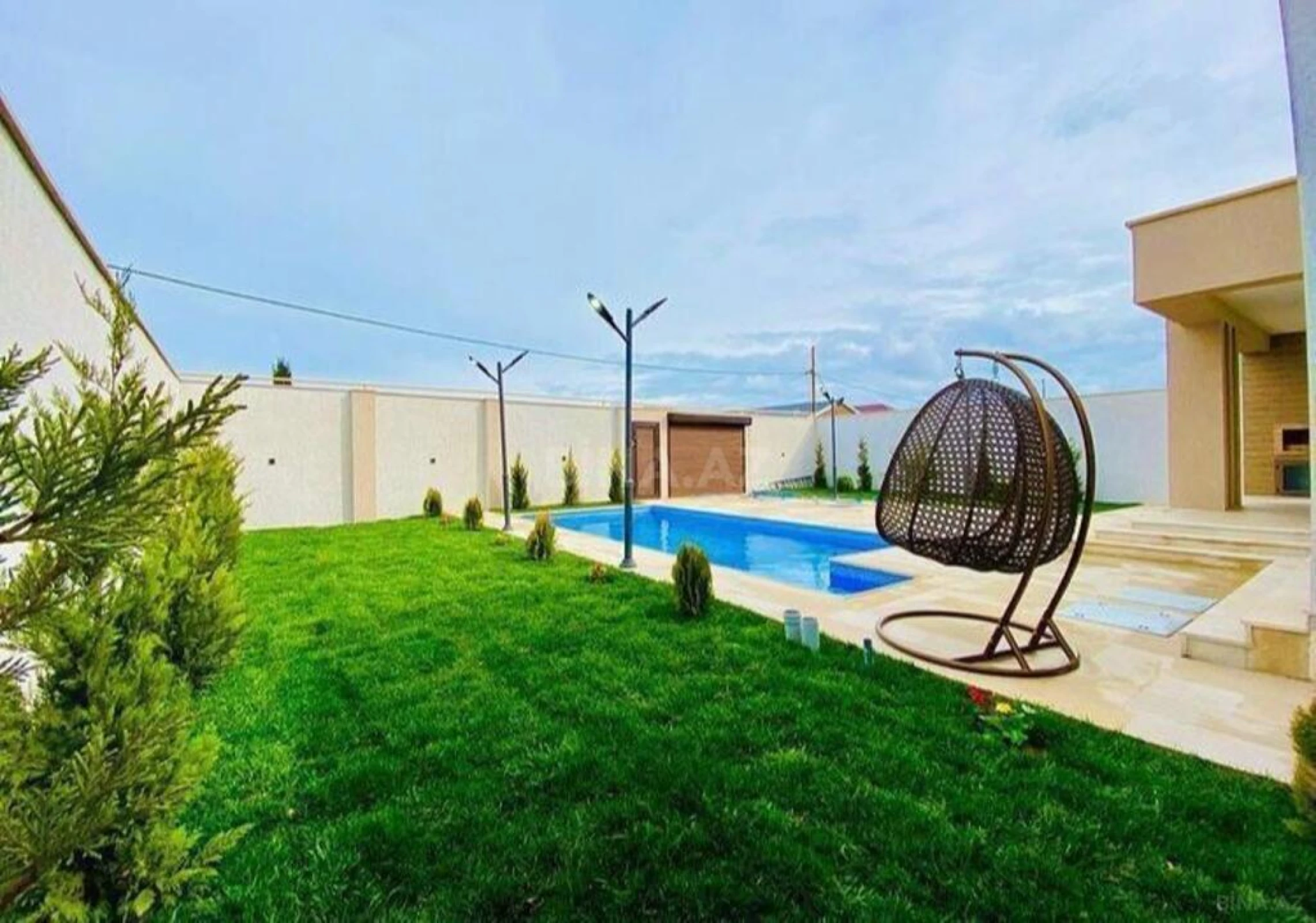 Kirayə verilir 4 otaqlı həyət evi 240 m²