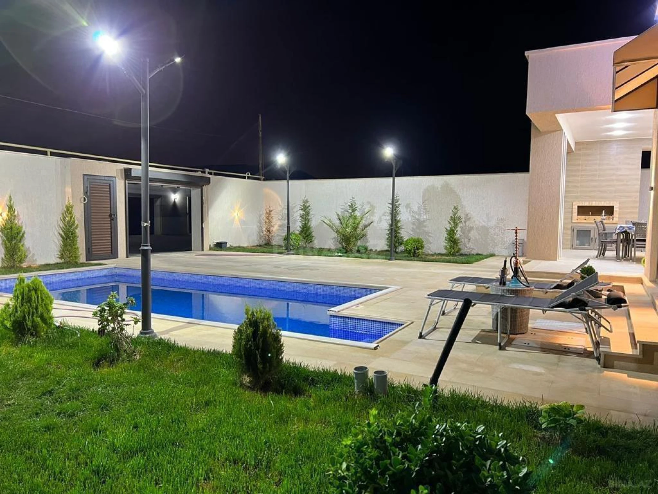 Kirayə verilir 4 otaqlı həyət evi 240 m²