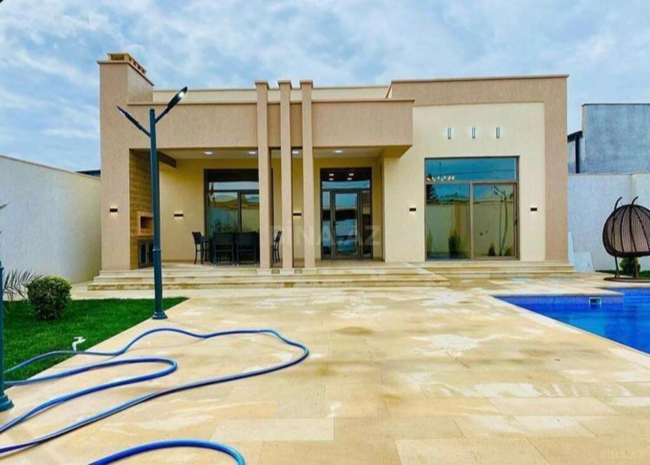 Kirayə verilir 4 otaqlı həyət evi 240 m²