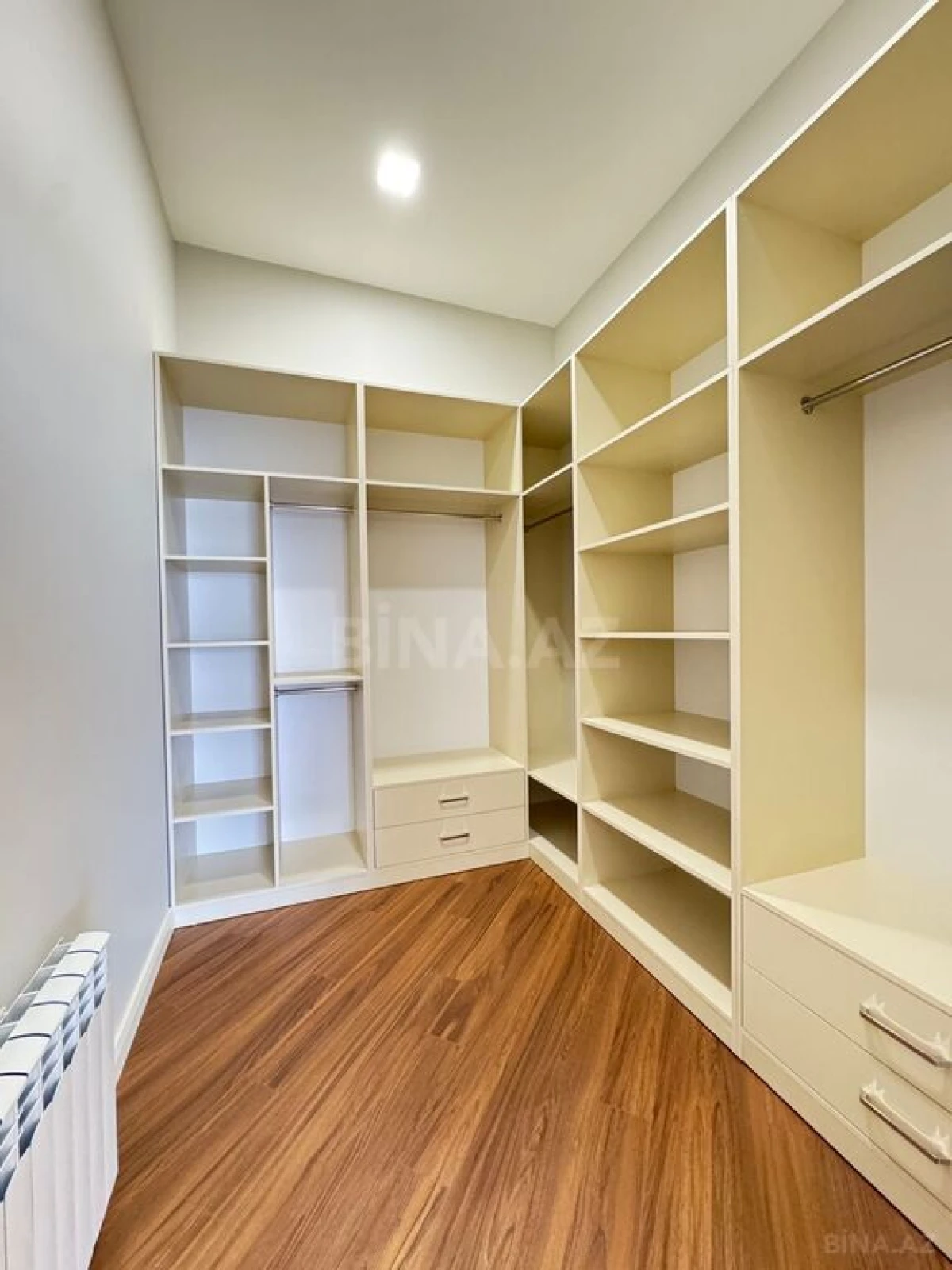 Satılır 6 otaqlı həyət evi 500 m²