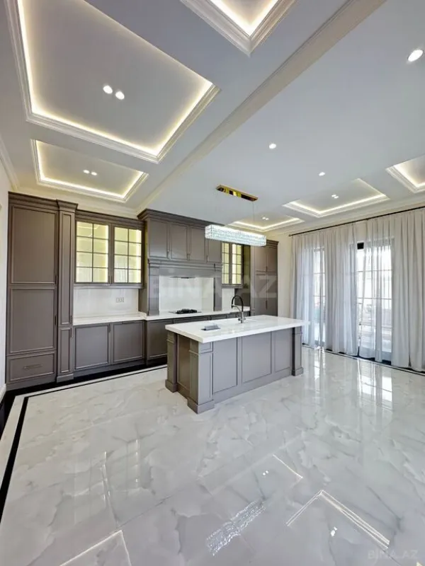 Satılır 6 otaqlı həyət evi 500 m²
