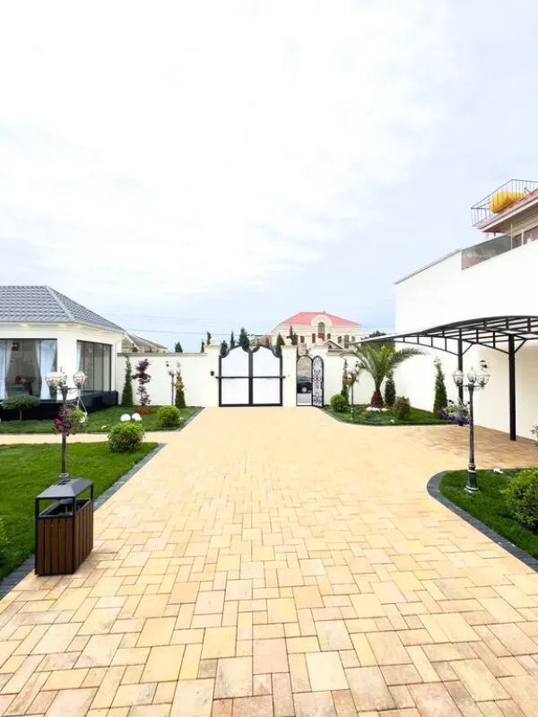 Satılır 6 otaqlı həyət evi 500 m²