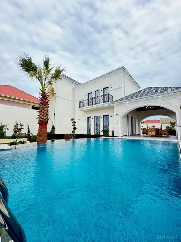 Satılır 6 otaqlı həyət evi 500 m²