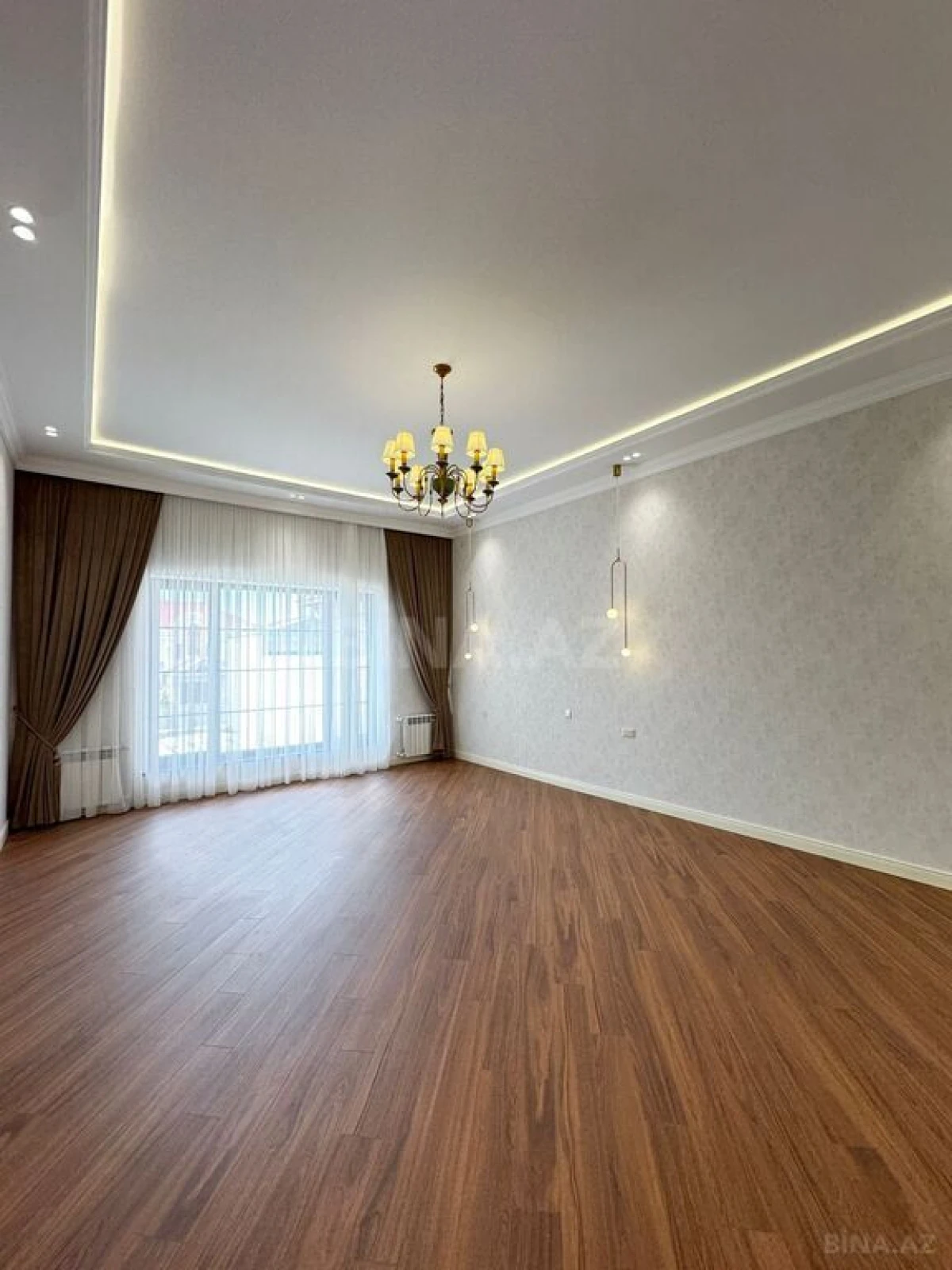 Satılır 6 otaqlı həyət evi 500 m²