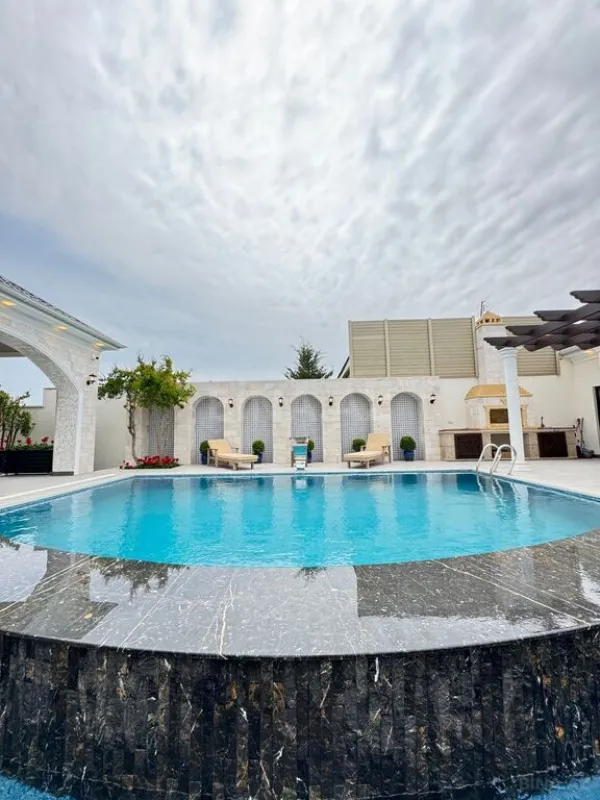 Satılır 6 otaqlı həyət evi 500 m²