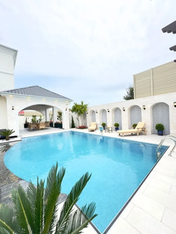 Satılır 6 otaqlı həyət evi 500 m²