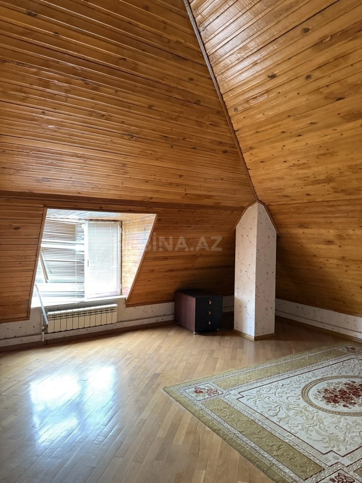 Satılır 7 otaqlı mənzil 310 m²
