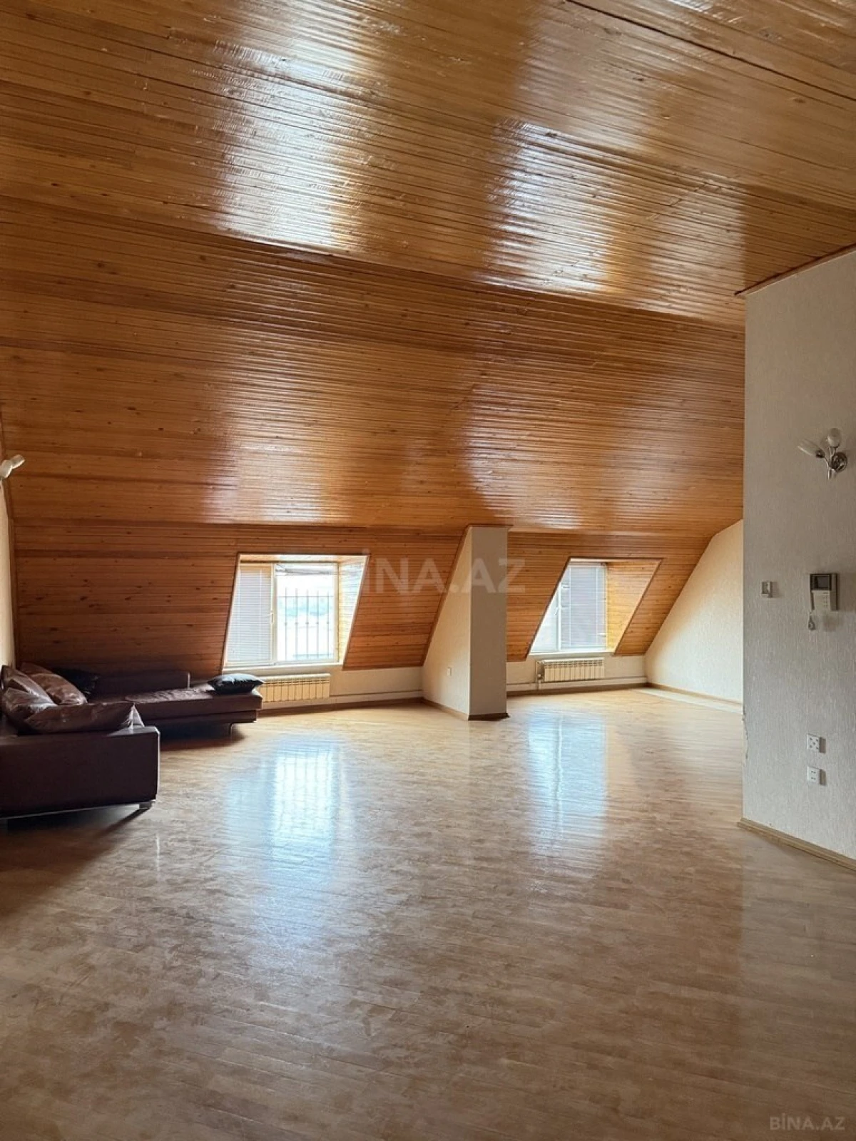 Satılır 7 otaqlı mənzil 310 m²