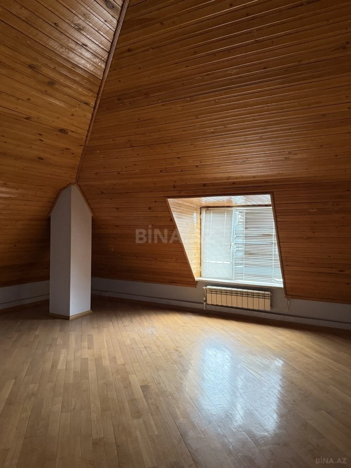 Satılır 7 otaqlı mənzil 310 m²