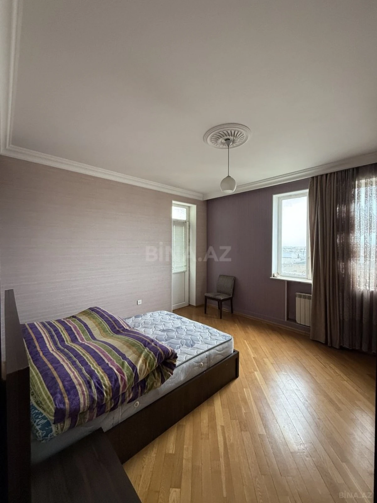 Satılır 7 otaqlı mənzil 310 m²