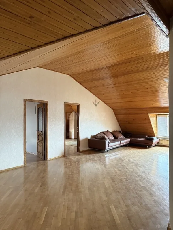 Satılır 7 otaqlı mənzil 310 m²