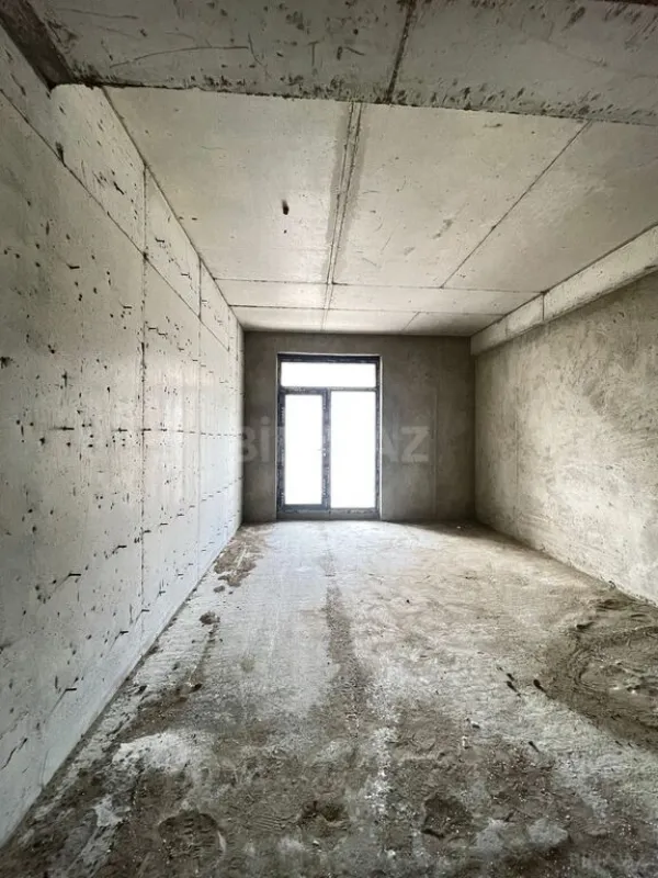 Satılır 4 otaqlı mənzil 149 m²