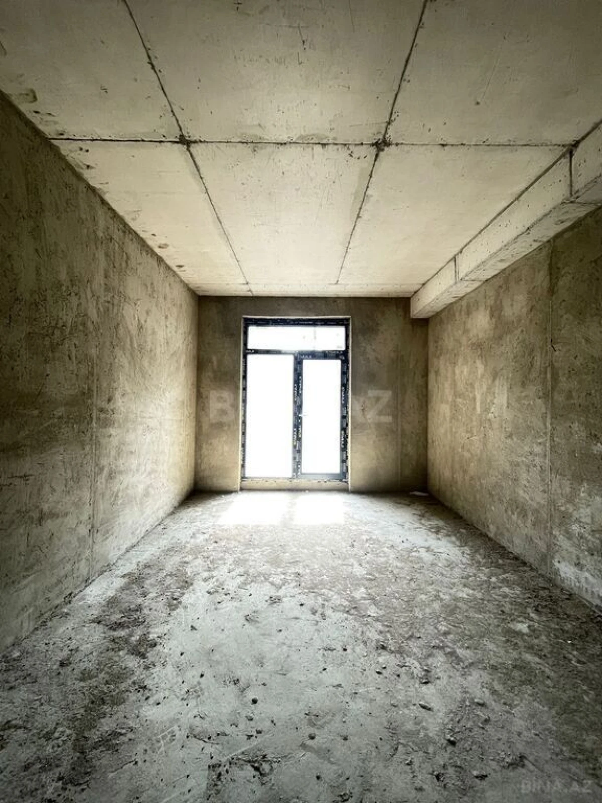 Satılır 4 otaqlı mənzil 149 m²