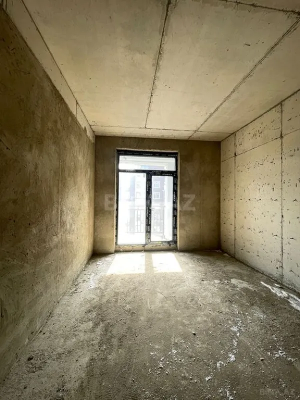 Satılır 4 otaqlı mənzil 149 m²