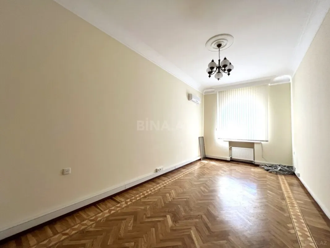 Kirayə verilir 16 otaqlı ofis 1000 m²