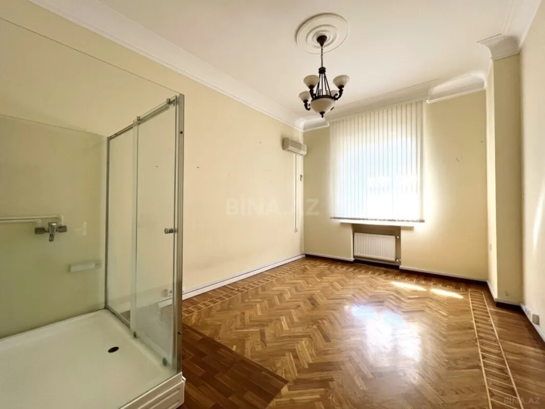 Kirayə verilir 16 otaqlı ofis 1000 m²