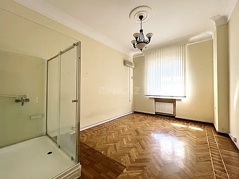 Kirayə verilir 16 otaqlı ofis 1000 m²