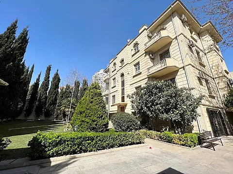 Kirayə verilir 16 otaqlı ofis 1000 m² — Bakı 16 otaq 1000.00 m²