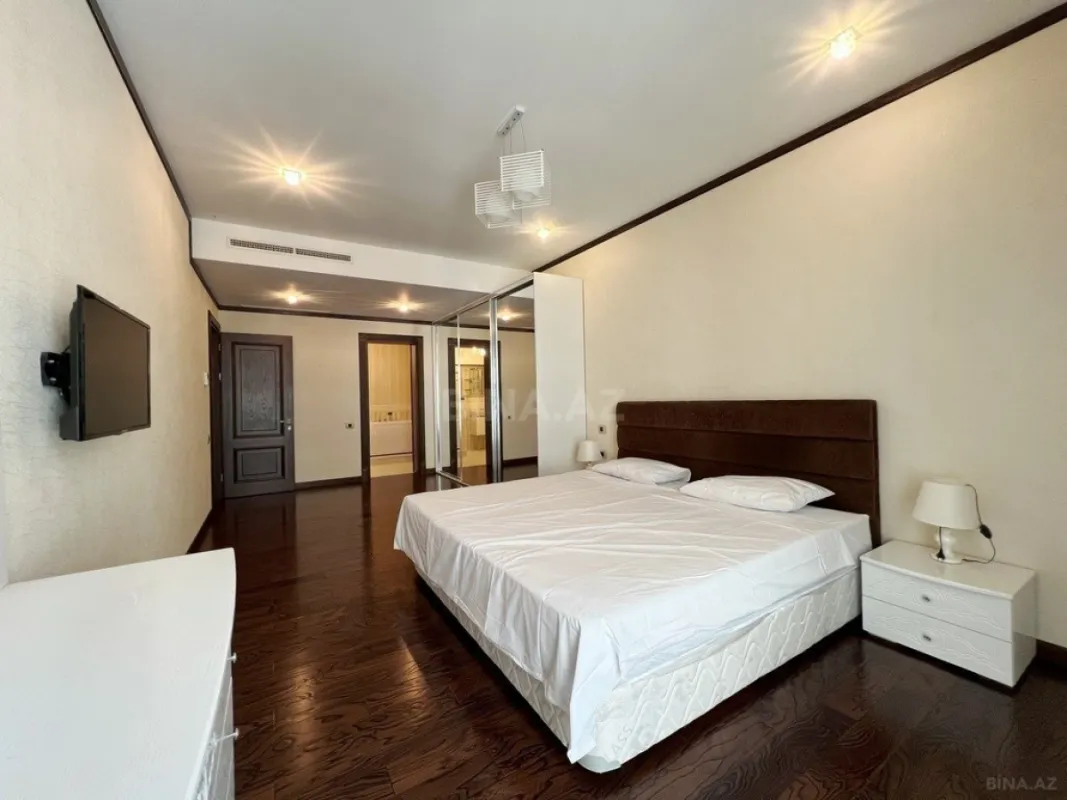 Kirayə verilir 3 otaqlı mənzil 165 m²