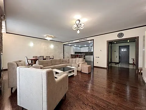 Kirayə verilir 3 otaqlı mənzil 165 m²