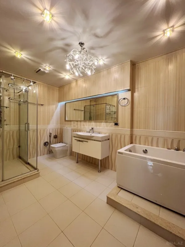 Kirayə verilir 3 otaqlı mənzil 165 m²