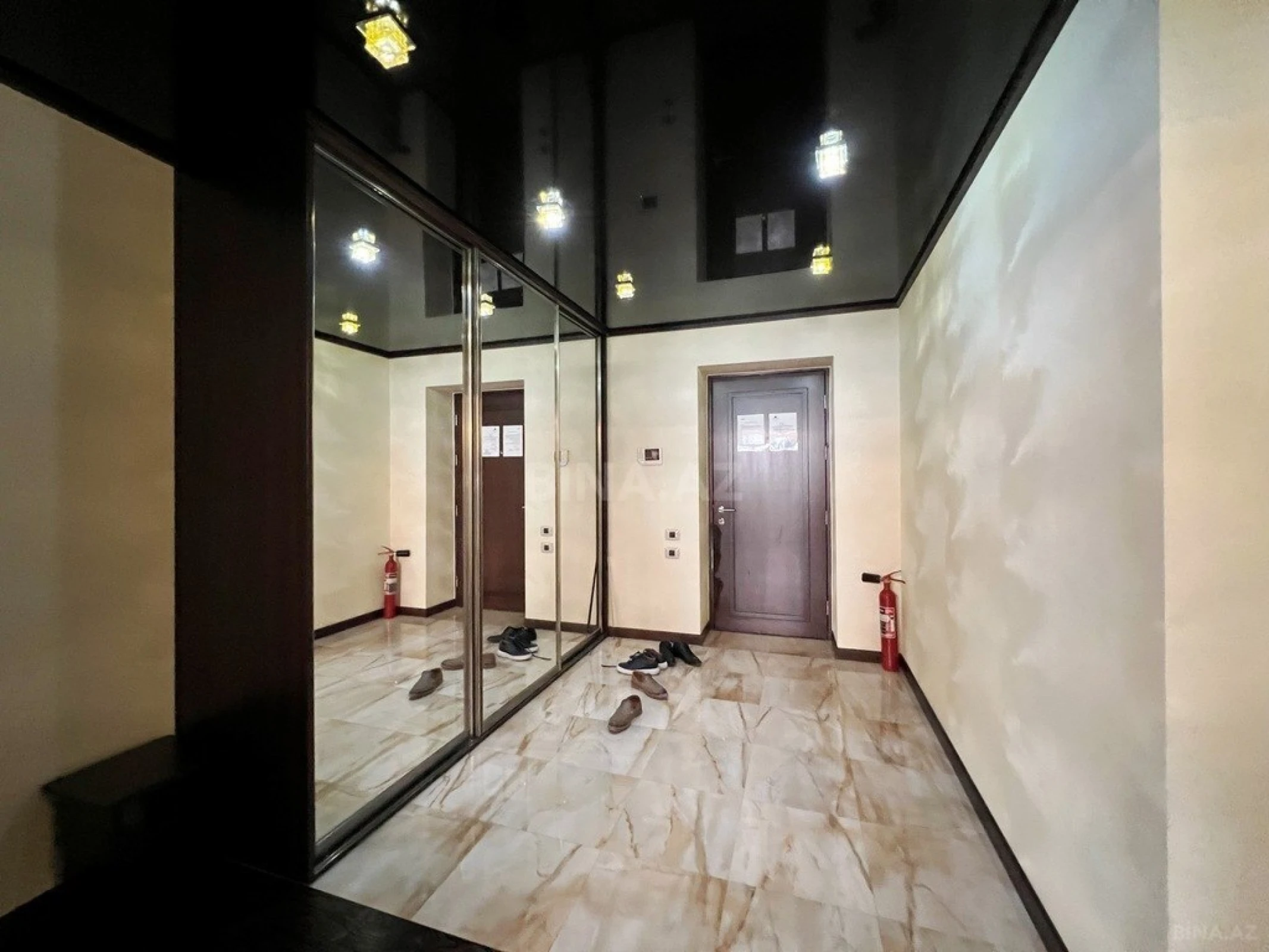 Kirayə verilir 3 otaqlı mənzil 165 m²