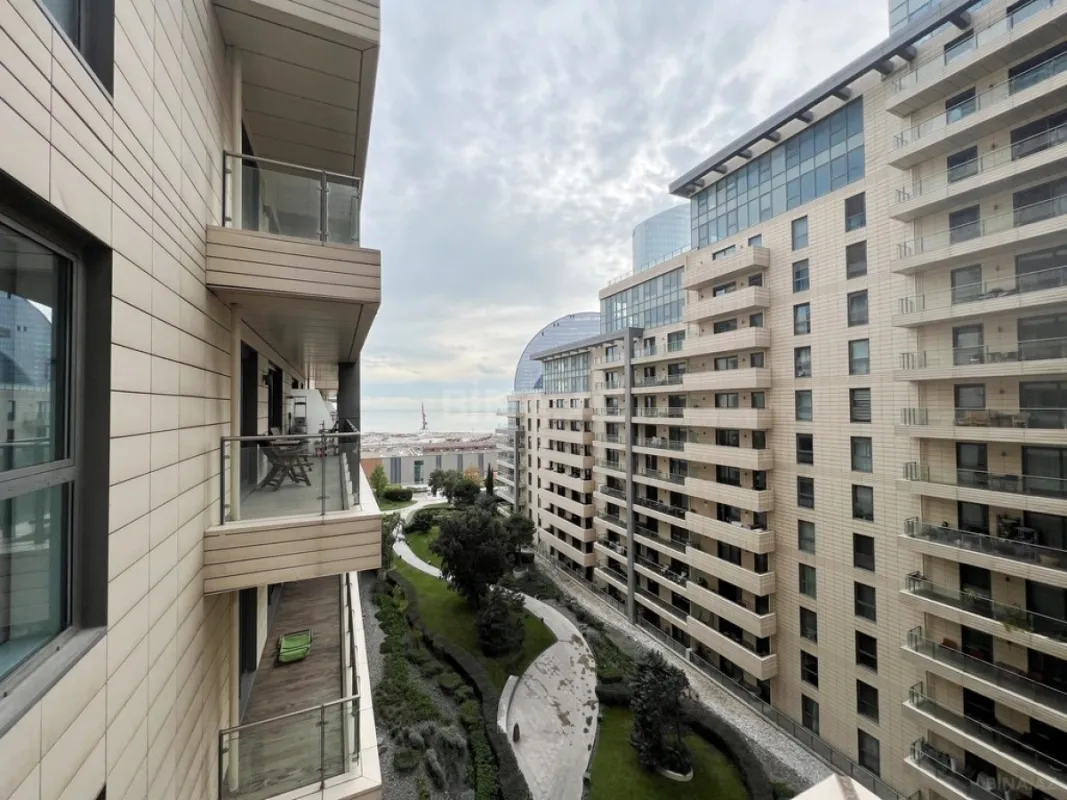 Kirayə verilir 3 otaqlı mənzil 165 m²