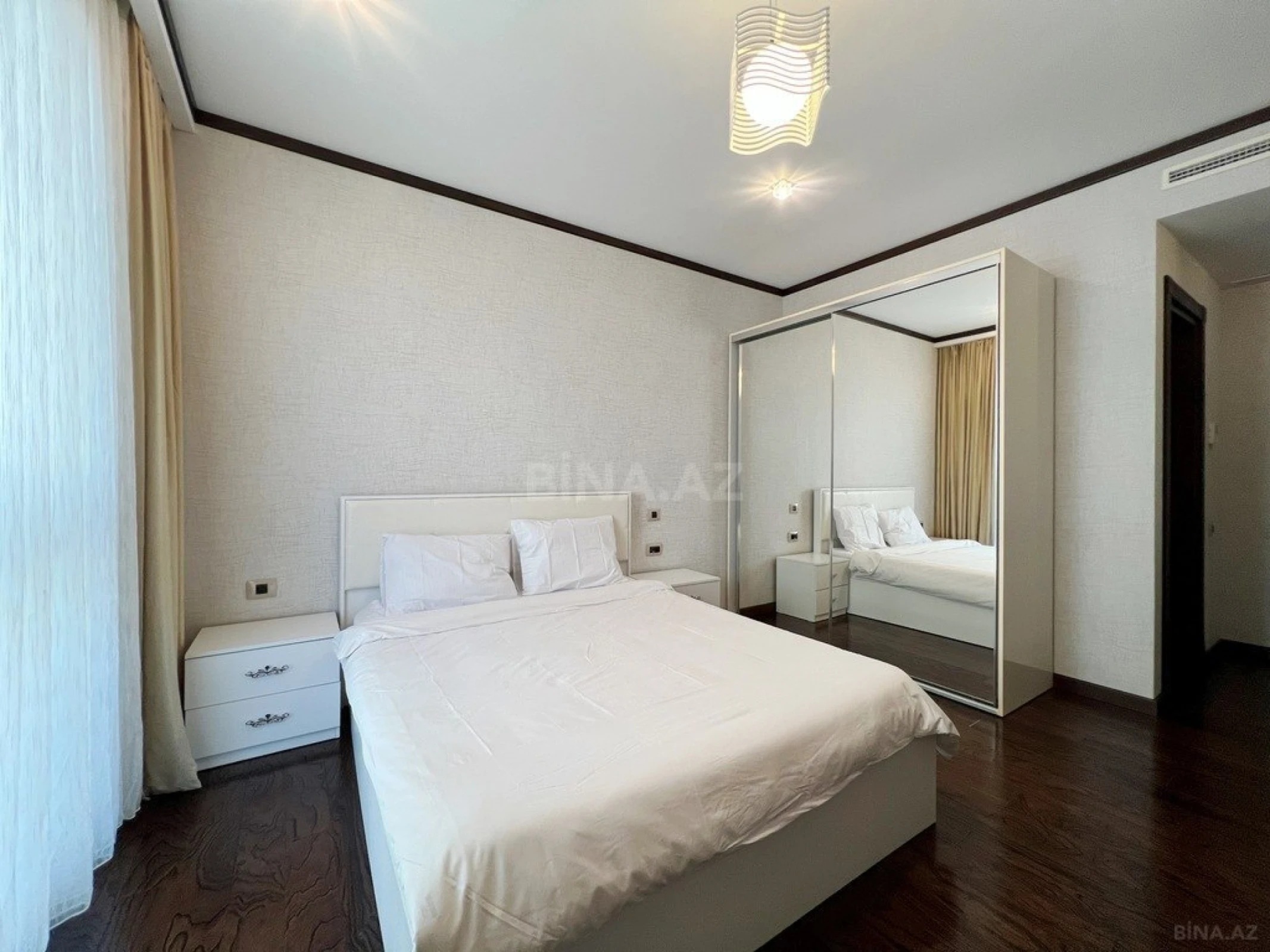Kirayə verilir 3 otaqlı mənzil 165 m²