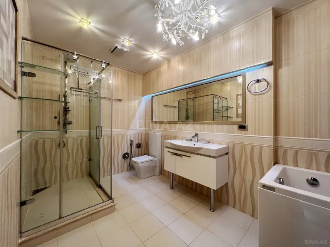 Kirayə verilir 3 otaqlı mənzil 165 m²