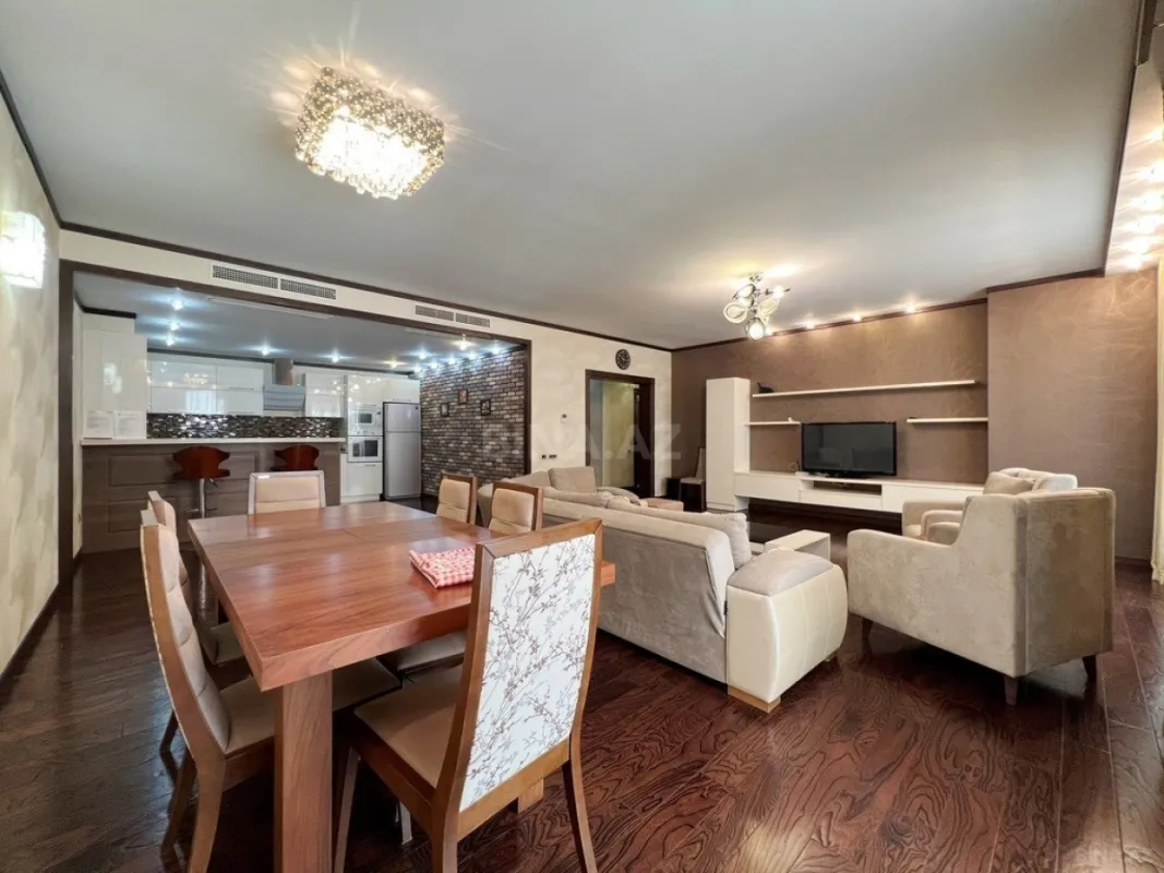 Kirayə verilir 3 otaqlı mənzil 165 m²