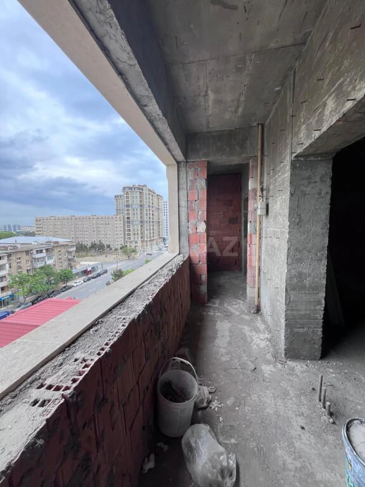 Satılır 2 otaqlı mənzil 118 m²