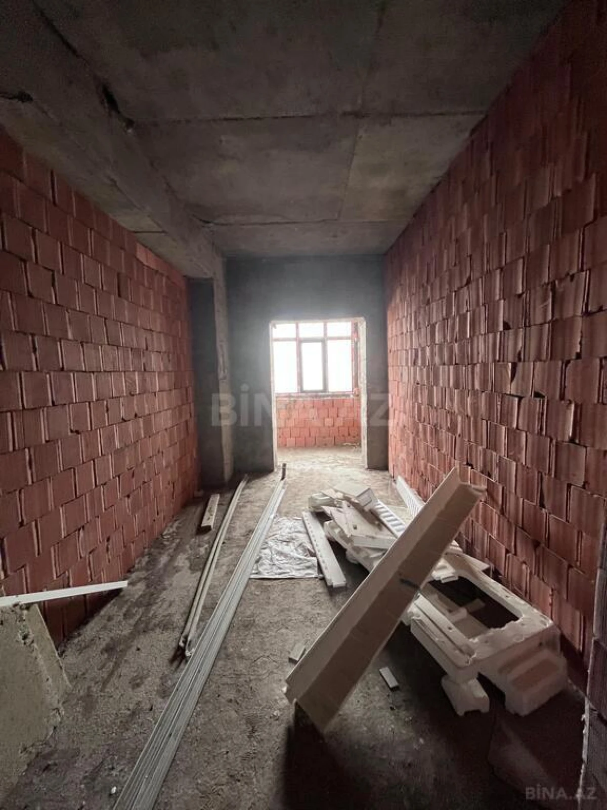 Satılır 2 otaqlı mənzil 118 m²