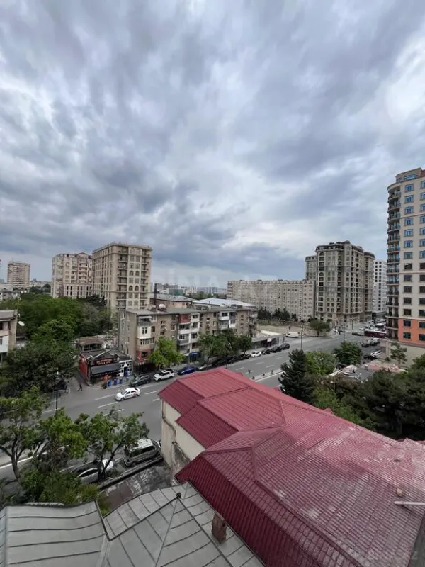 Satılır 2 otaqlı mənzil 118 m²