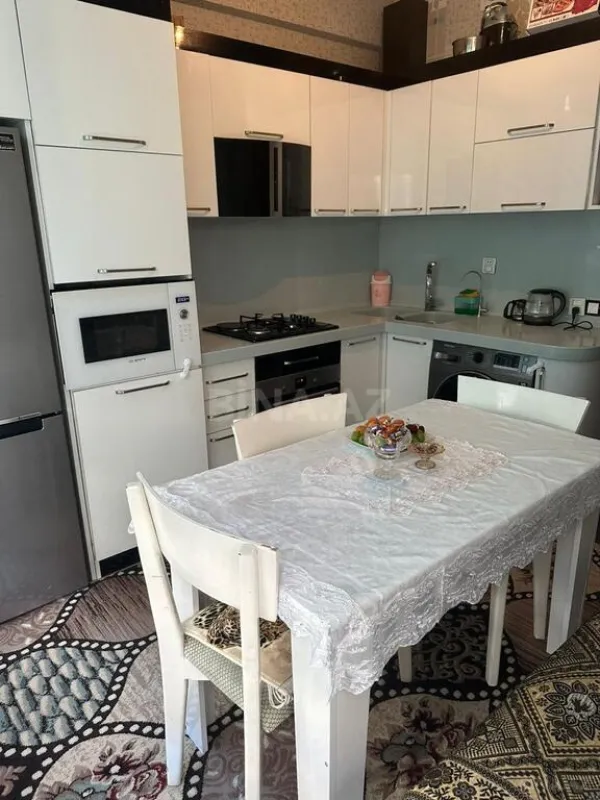 Satılır 2 otaqlı mənzil 82 m²