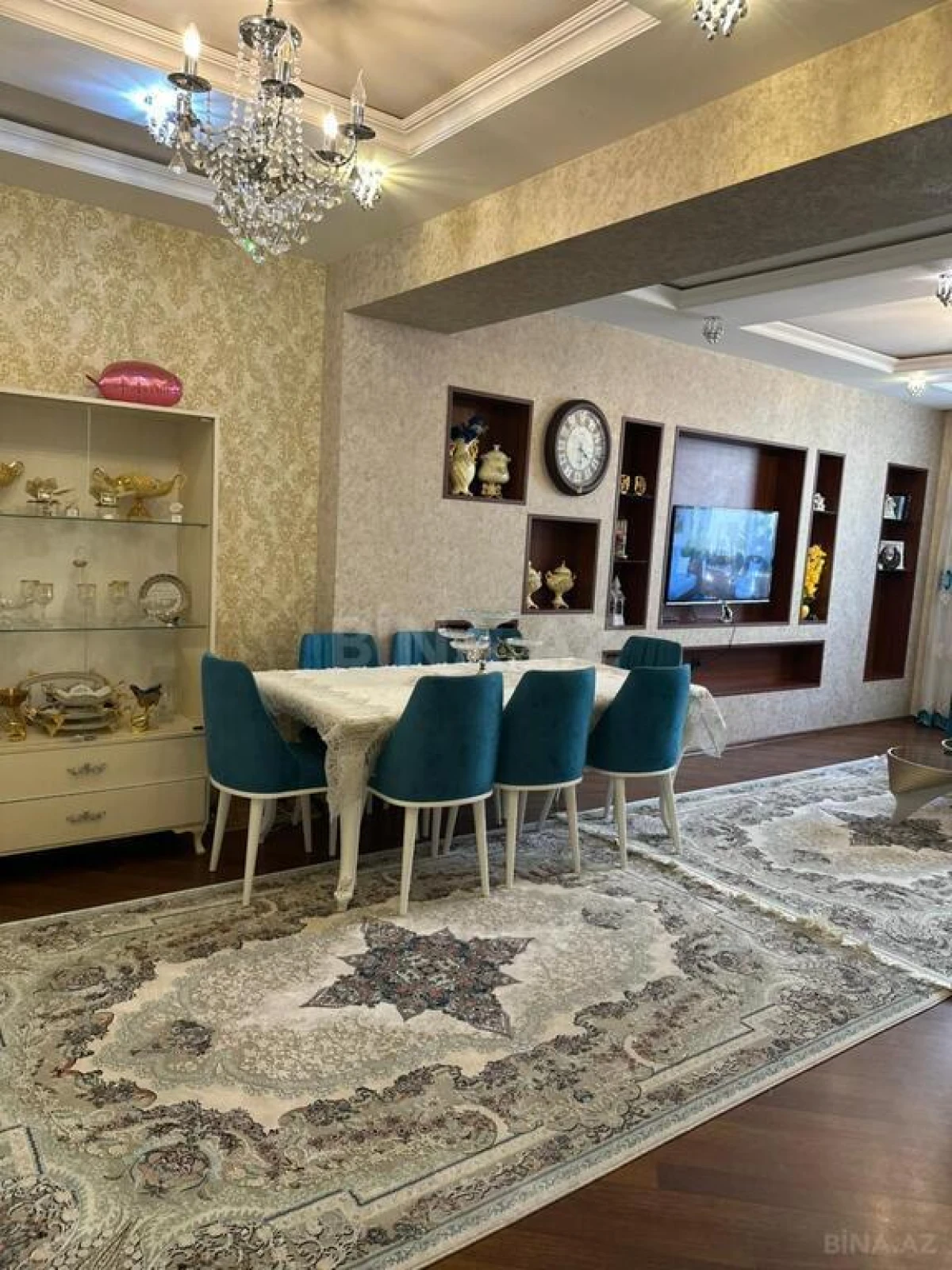 Satılır 2 otaqlı mənzil 82 m²