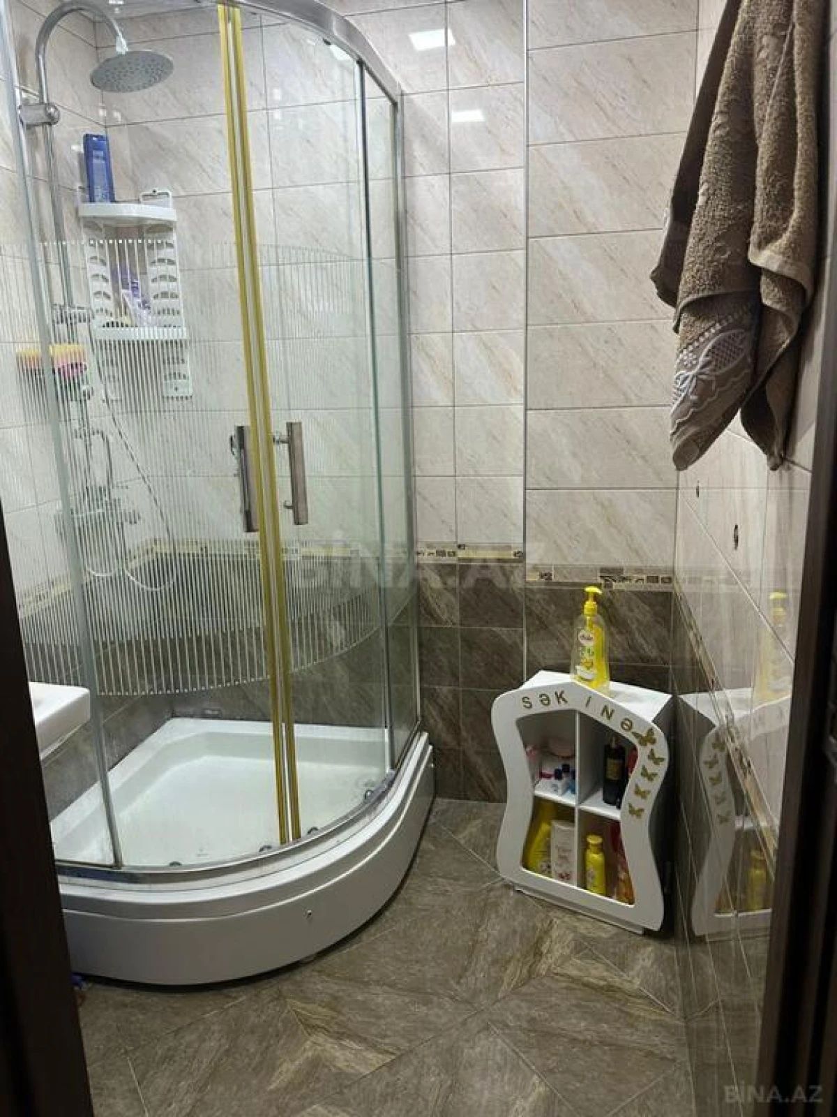 Satılır 2 otaqlı mənzil 82 m²